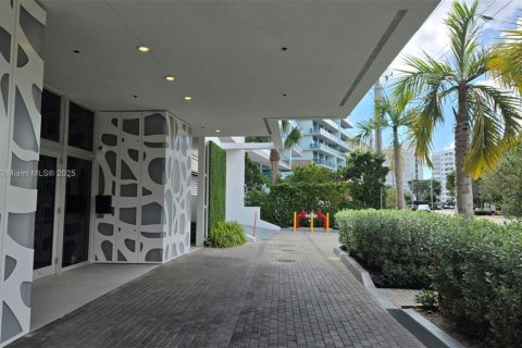 Купить кондоминиум в Бей-Харбор-Айлендс, Флорида 2 спальни, 121.05м2, № 1966116 - фото 5