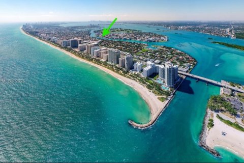 Купить кондоминиум в Бей-Харбор-Айлендс, Флорида 2 спальни, 121.05м2, № 1966116 - фото 3