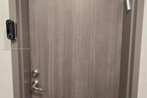 Купить кондоминиум в Бей-Харбор-Айлендс, Флорида 2 спальни, 121.05м2, № 1966116 - фото 12