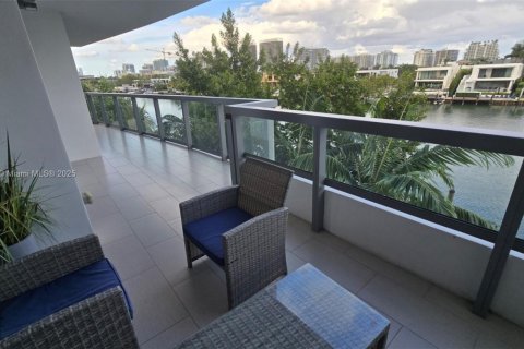 Купить кондоминиум в Бей-Харбор-Айлендс, Флорида 2 спальни, 121.05м2, № 1966116 - фото 22