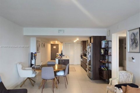 Купить кондоминиум в Бей-Харбор-Айлендс, Флорида 2 спальни, 121.05м2, № 1966116 - фото 18