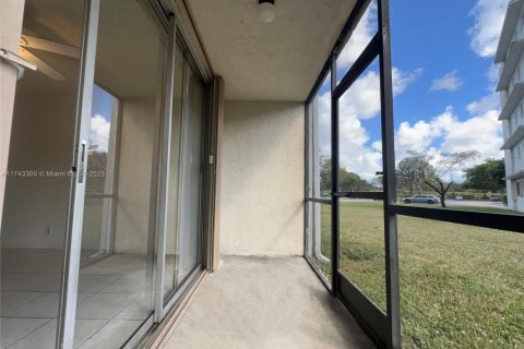 Condominio en venta en Miramar, Florida, 2 dormitorios, 77.29 m2 № 1712247 - foto 9
