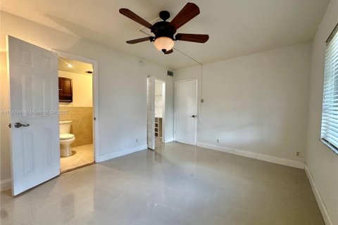 Condominio en venta en Miramar, Florida, 2 dormitorios, 77.29 m2 № 1712247 - foto 5