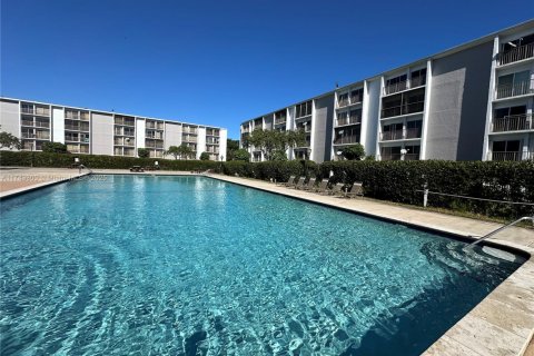 Condominio en venta en Miramar, Florida, 2 dormitorios, 77.29 m2 № 1712247 - foto 24