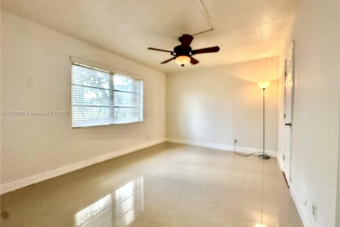 Condominio en venta en Miramar, Florida, 2 dormitorios, 77.29 m2 № 1712247 - foto 11