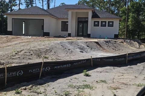 House in Lehigh Acres, Florida 4 bedrooms № 2056277