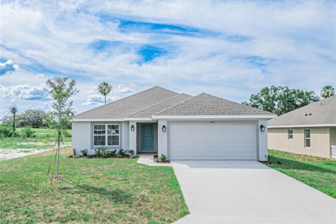 Casa en Lake Wales, Florida 3 dormitorios, 183.02 m2 № 2215208