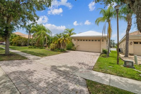 House in Kissimmee, Florida 5 bedrooms, 281.68 sq.m. № 1789551 - photo 7