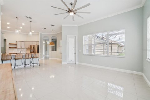 House in Kissimmee, Florida 5 bedrooms, 281.68 sq.m. № 1789551 - photo 11