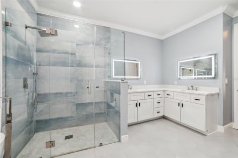 House in Kissimmee, Florida 5 bedrooms, 281.68 sq.m. № 1789551 - photo 18
