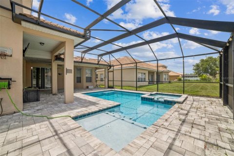 House in Kissimmee, Florida 5 bedrooms, 281.68 sq.m. № 1789551 - photo 3