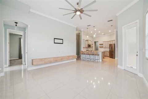 House in Kissimmee, Florida 5 bedrooms, 281.68 sq.m. № 1789551 - photo 10