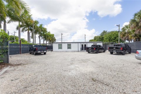 Commercial property in Homestead, Florida № 1877626 - photo 21
