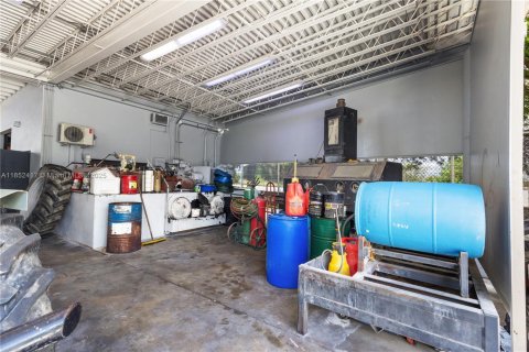 Commercial property in Homestead, Florida № 1877626 - photo 11
