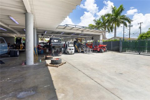 Commercial property in Homestead, Florida № 1877626 - photo 8
