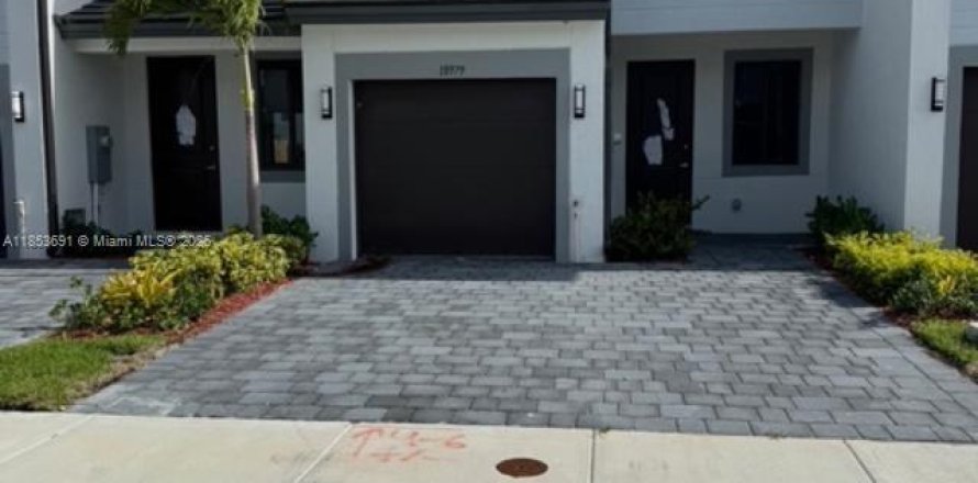 Townhouse in Homestead, Florida 3 bedrooms № 2016253