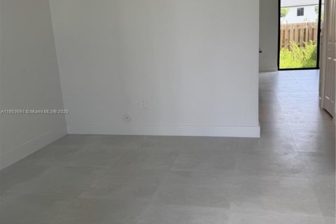 Townhouse in Homestead, Florida 3 bedrooms № 2016253 - photo 4
