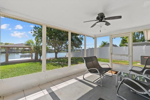 Villa ou maison à vendre à Holiday, Floride: 2 chambres, 127.37 m2 № 2316680 - photo 24