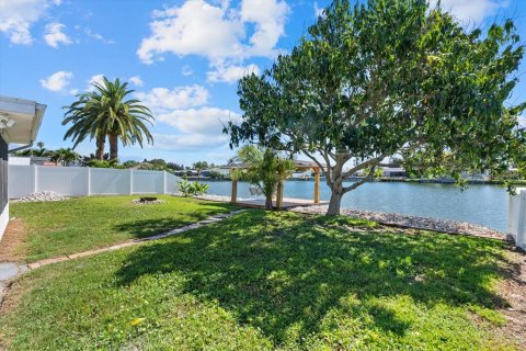 Villa ou maison à vendre à Holiday, Floride: 2 chambres, 127.37 m2 № 2316680 - photo 27