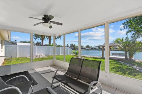 Villa ou maison à vendre à Holiday, Floride: 2 chambres, 127.37 m2 № 2316680 - photo 25