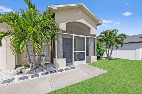 House in Cape Coral, Florida 3 bedrooms, 151.8 sq.m. № 1649904 - photo 3