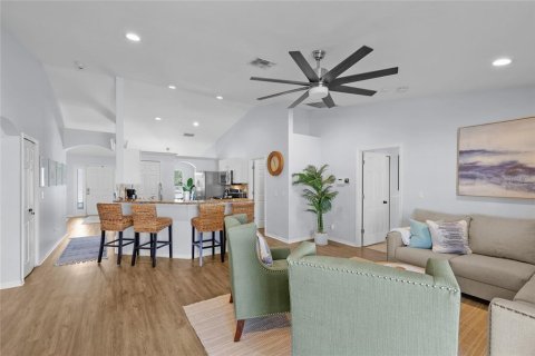 House in Cape Coral, Florida 3 bedrooms, 151.8 sq.m. № 1649904 - photo 13