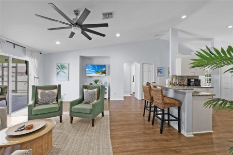 House in Cape Coral, Florida 3 bedrooms, 151.8 sq.m. № 1649904 - photo 25