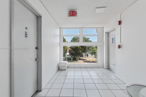 Copropriété à louer à Miami Beach, Floride: 1 chambre, 72.93 m2 № 1995915 - photo 4