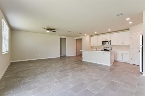 Casa en alquiler en Auburndale, Florida, 4 dormitorios, 170.94 m2 № 1906834 - foto 3