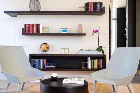 Condominio en alquiler en Miami, Florida, 2 dormitorios, 90.77 m2 № 2026053 - foto 17