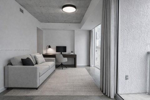 Condominio en alquiler en Miami, Florida, 2 dormitorios, 90.77 m2 № 2026053 - foto 6