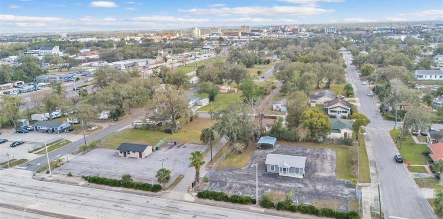 Commercial property in Lakeland, Florida 115.76 sq.m. № 1562810