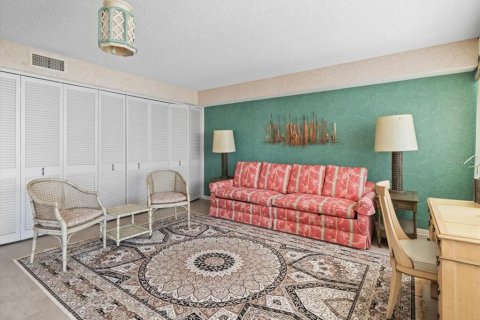 Condo in Clearwater, Florida, 3 bedrooms  № 2143985 - photo 29