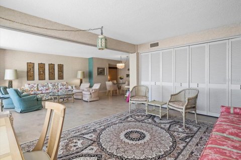 Condo in Clearwater, Florida, 3 bedrooms  № 2143985 - photo 30