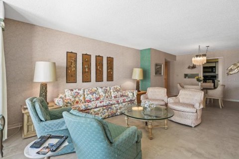 Condo in Clearwater, Florida, 3 bedrooms  № 2143985 - photo 16