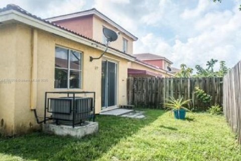Townhouse in Homestead, Florida 3 bedrooms, 110.46 sq.m. № 1707392 - photo 6