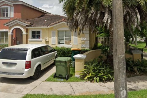 Townhouse in Homestead, Florida 3 bedrooms, 110.46 sq.m. № 1707392 - photo 1