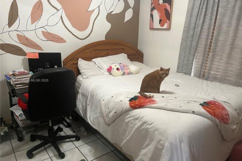 Condo in Sweetwater, Florida, 2 bedrooms  № 1704975 - photo 4