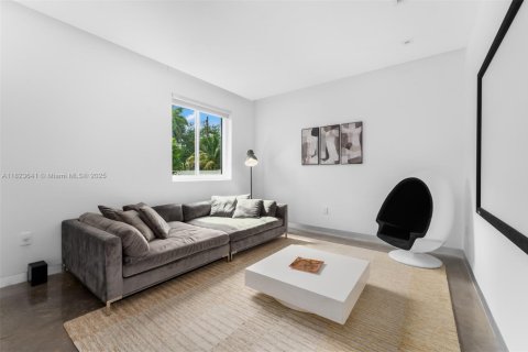 House in Pinecrest, Florida 6 bedrooms, 547.57 sq.m. № 1788562 - photo 13