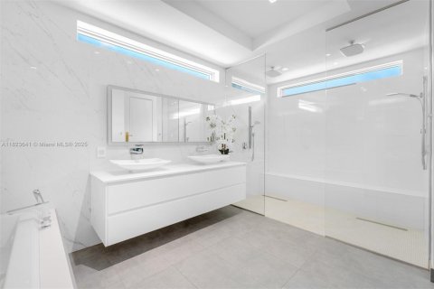 House in Pinecrest, Florida 6 bedrooms, 547.57 sq.m. № 1788562 - photo 24
