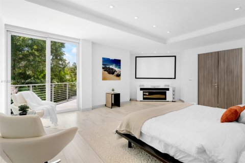 House in Pinecrest, Florida 6 bedrooms, 547.57 sq.m. № 1788562 - photo 21
