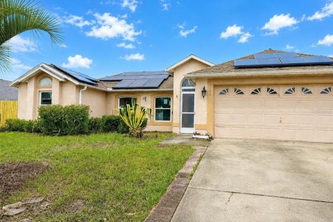 House in Deltona, Florida 3 bedrooms, 159.61 sq.m. № 2294449