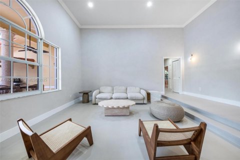 Villa ou maison à louer à Coral Gables, Floride: 5 chambres, 319.77 m2 № 1988532 - photo 7