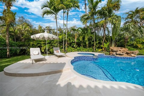Villa ou maison à louer à Coral Gables, Floride: 5 chambres, 319.77 m2 № 1988532 - photo 25