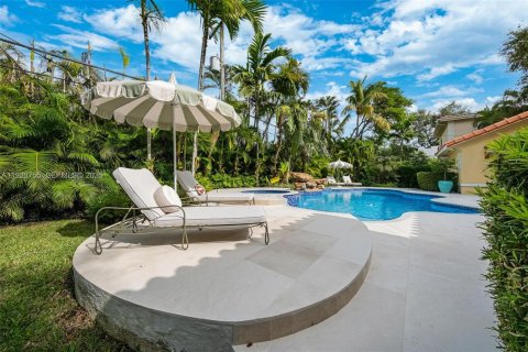 Villa ou maison à louer à Coral Gables, Floride: 5 chambres, 319.77 m2 № 1988532 - photo 2