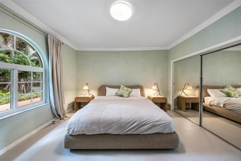 Villa ou maison à louer à Coral Gables, Floride: 5 chambres, 319.77 m2 № 1988532 - photo 12