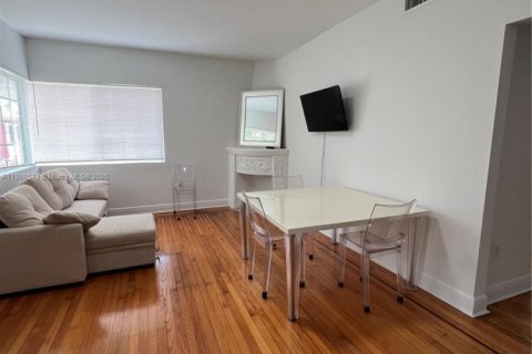 Copropriété à louer à Miami Beach, Floride: 2 chambres, 66.89 m2 № 2016344 - photo 2