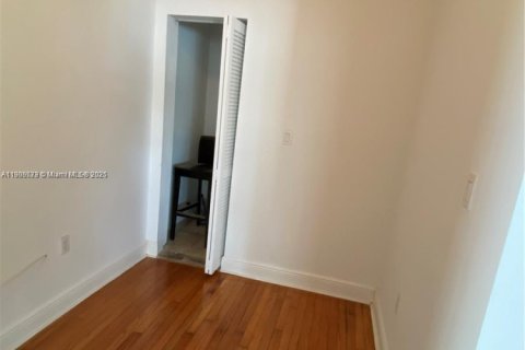 Copropriété à louer à Miami Beach, Floride: 2 chambres, 66.89 m2 № 2016344 - photo 6