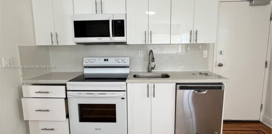 Condo à Miami Beach, Floride, 2 chambres № 2016344