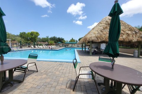 Condominio en venta en Deerfield Beach, Florida, 2 dormitorios, 84.26 m2 № 2076912 - foto 16